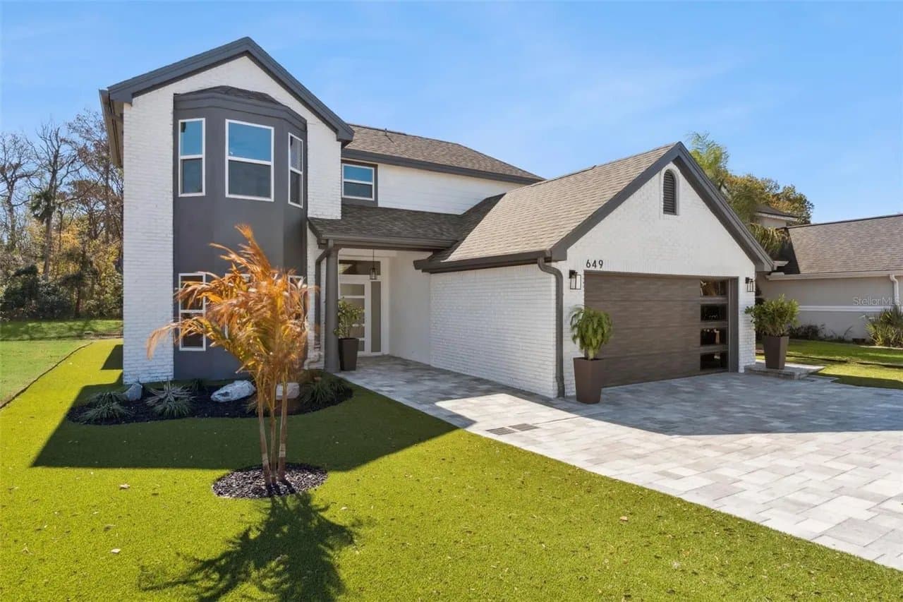 Lake Mary House: 649 Remington Oak Dr
