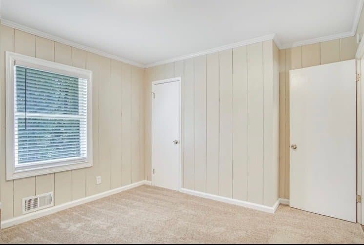 Lorain House: 5860 Clement Dr, Lorain, OH 44053