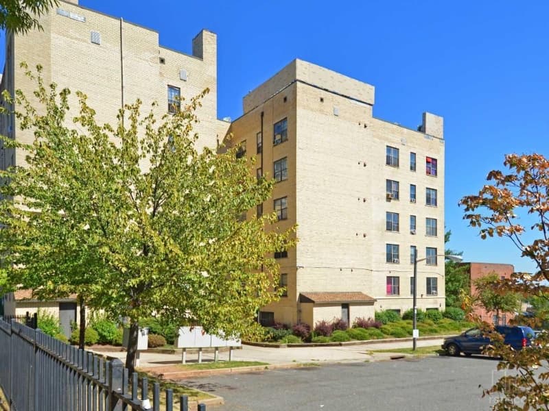 Newark Apartment: 10 Osborne Ter