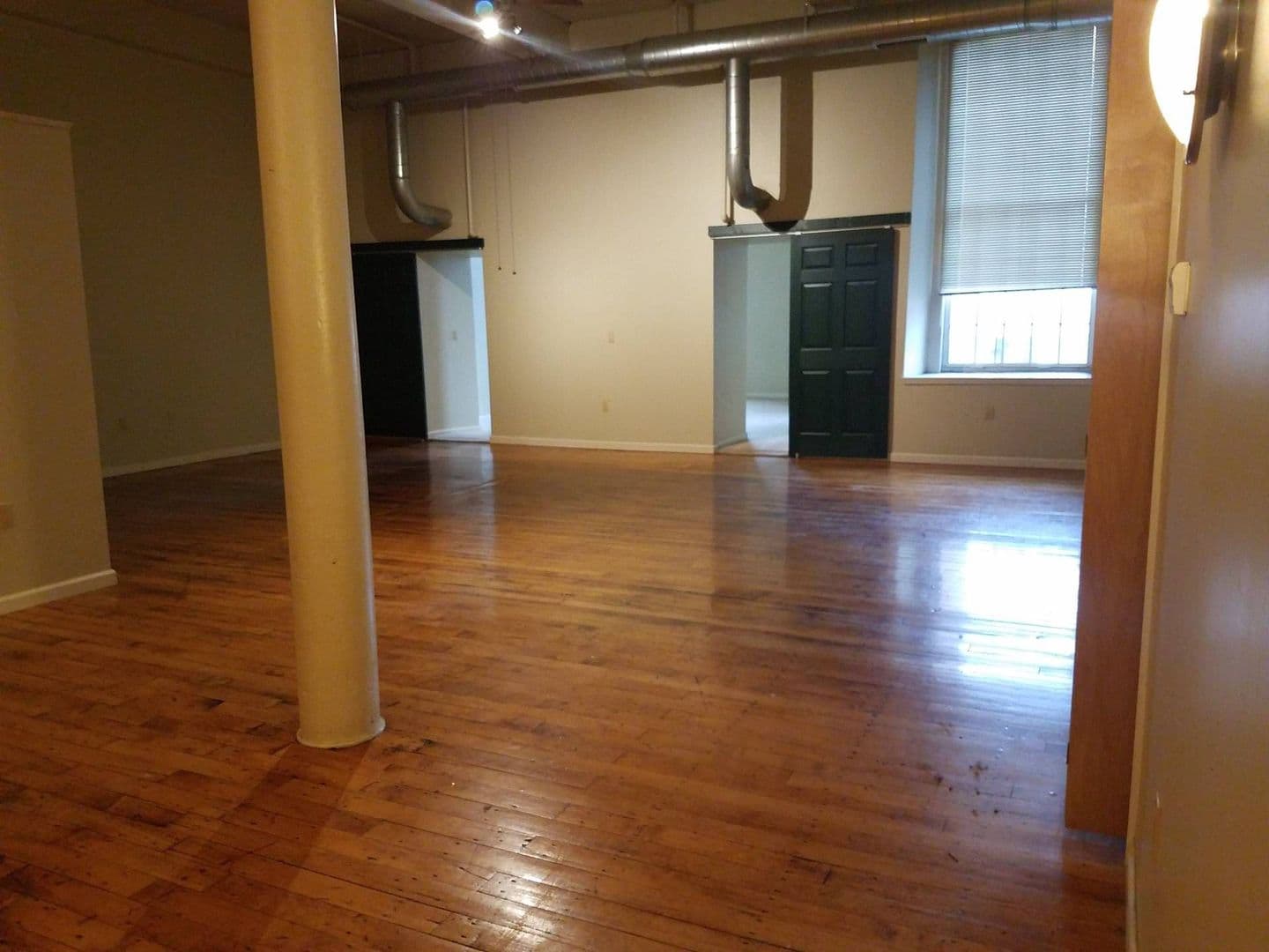 New Bedford Apartment: 75 Wamsutta Street