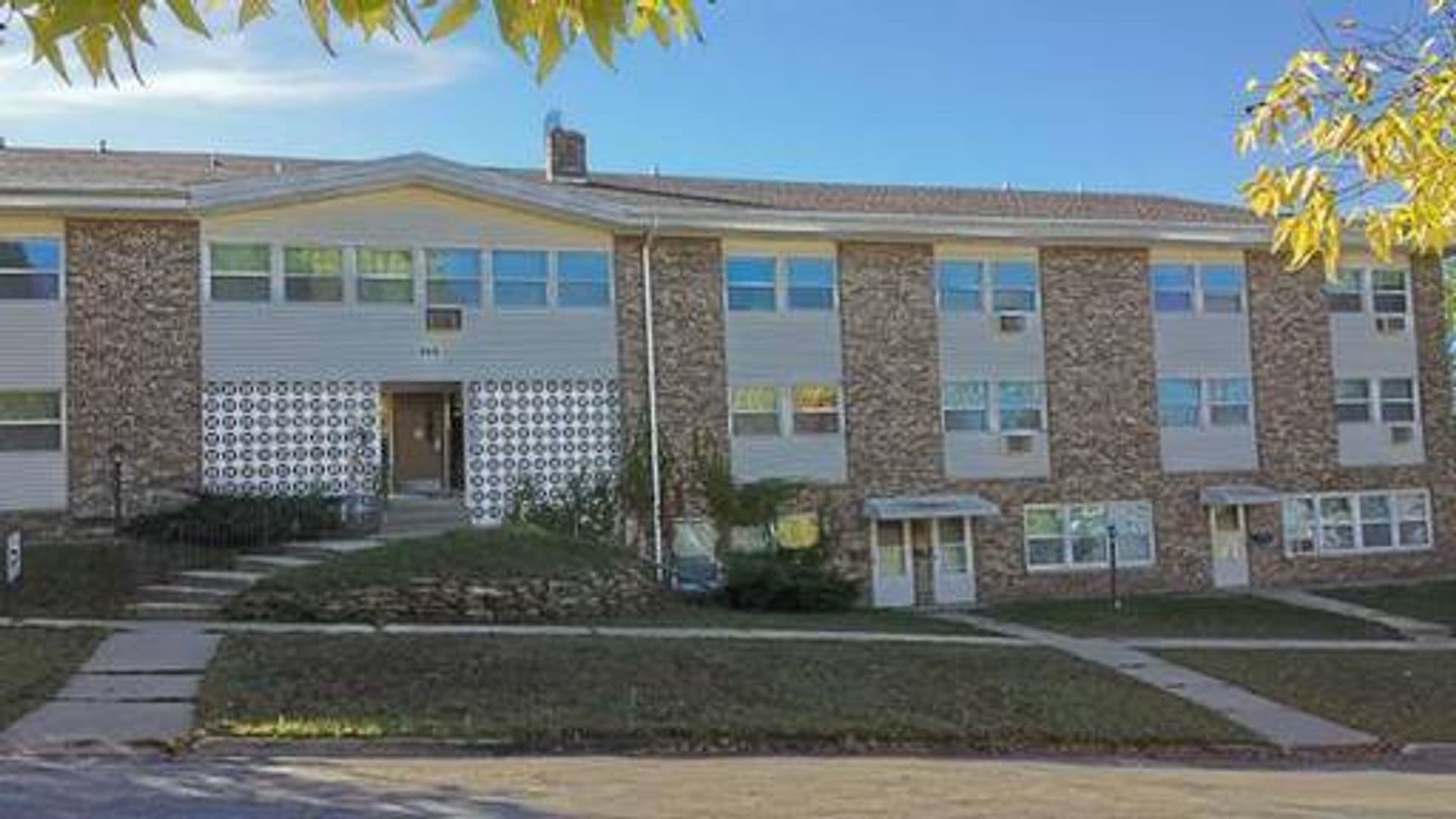 Fort Dodge Apartment: 723 7th Ave N