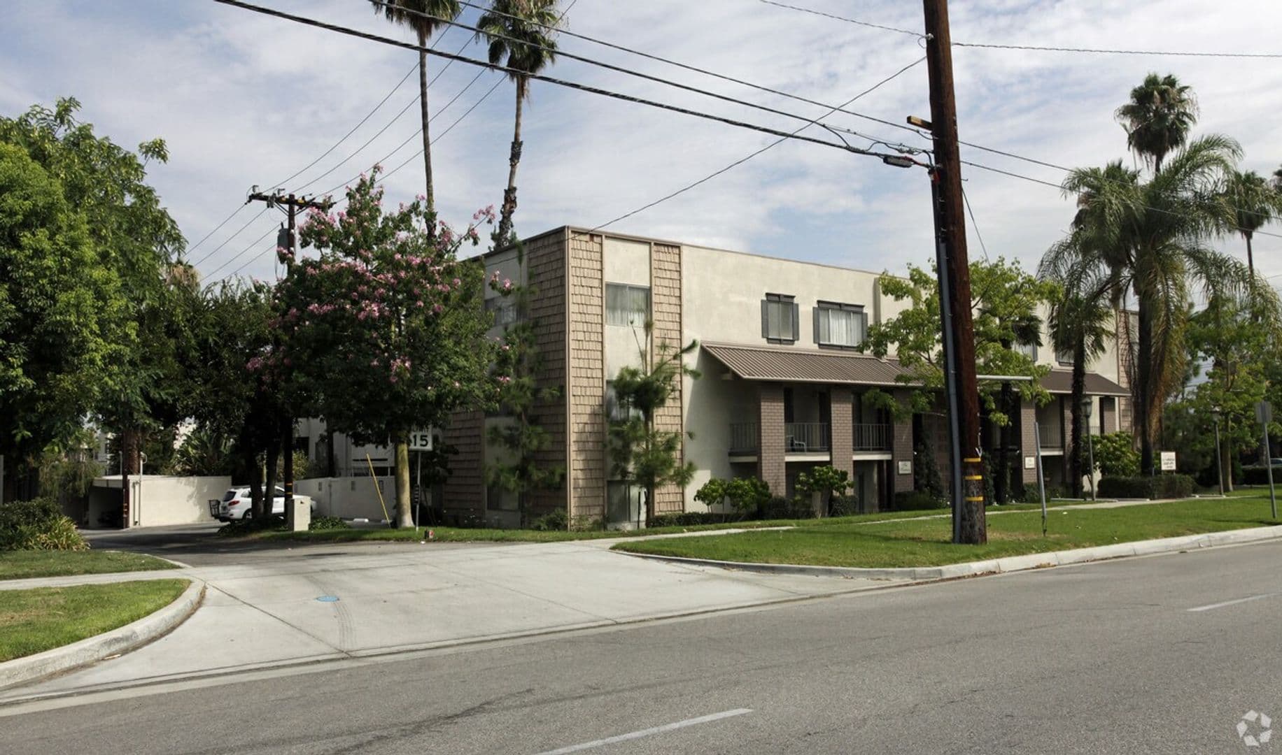 Redlands Apartment: 475 East Cypress Avenue