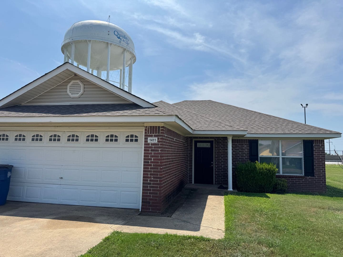 West Memphis Apartment: 1400 Village Dr