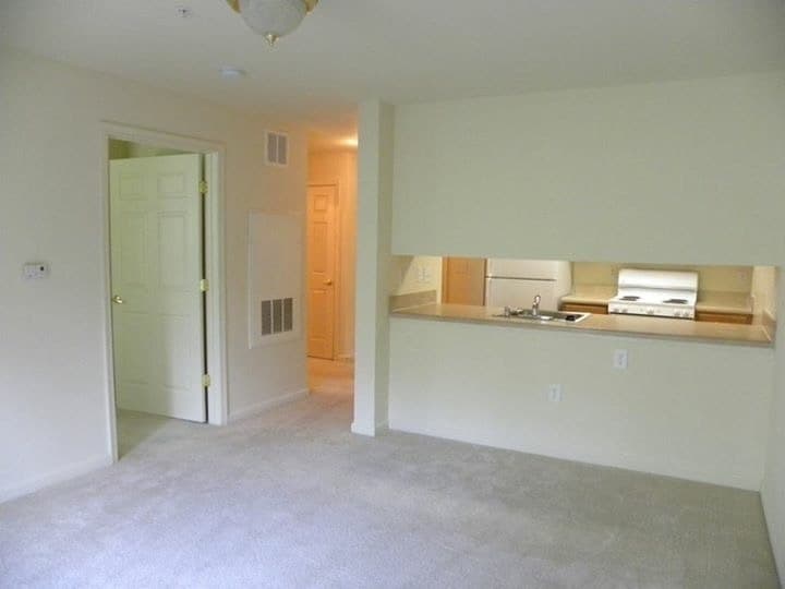 Richmond Apartment: 7608 Forest Hill Ave.
