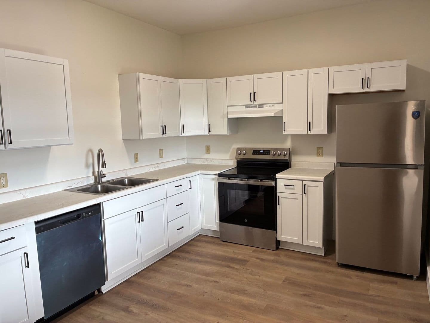 Davenport Apartment: 921 W 3rd St