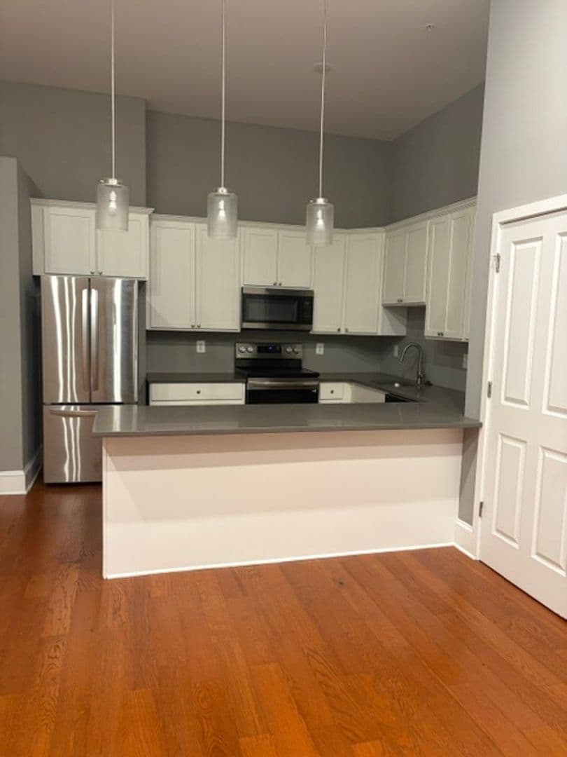 Baltimore Apartment: 6 S Calvert Street