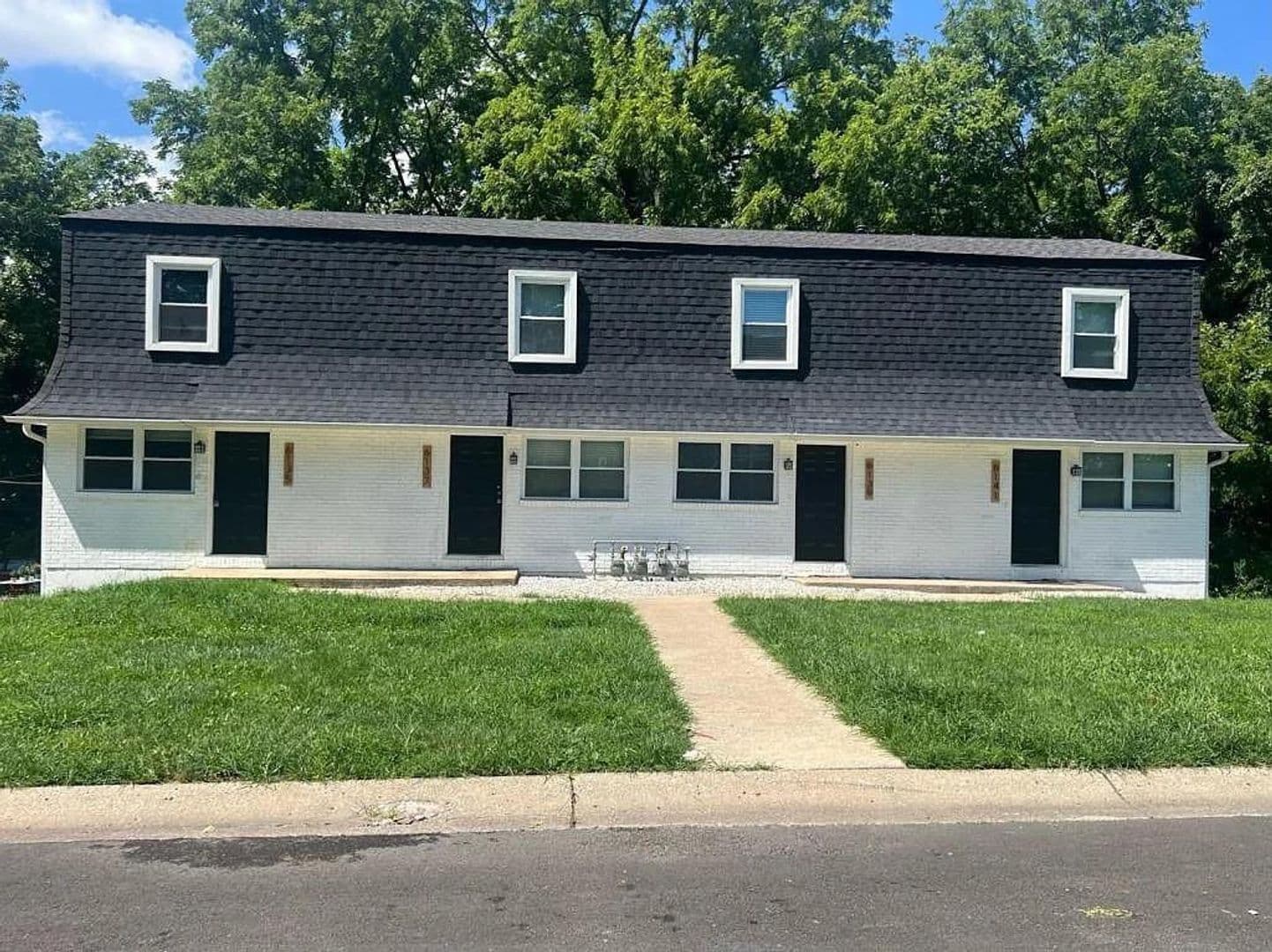 Kansas City Apartment: 6135 Farrow Ave