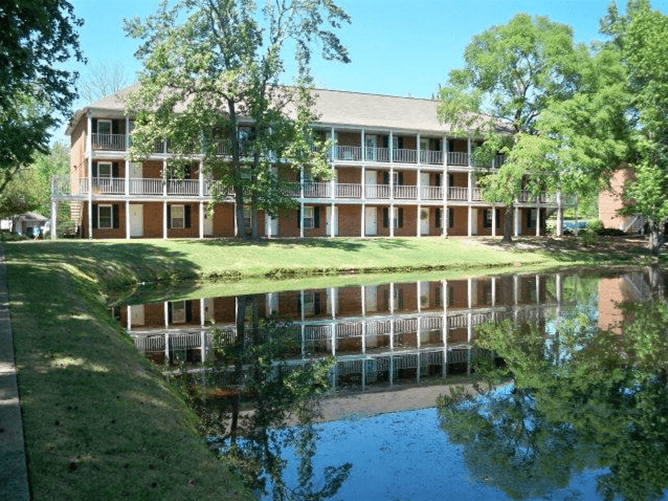 Auburn Condo: Lakewood Commons