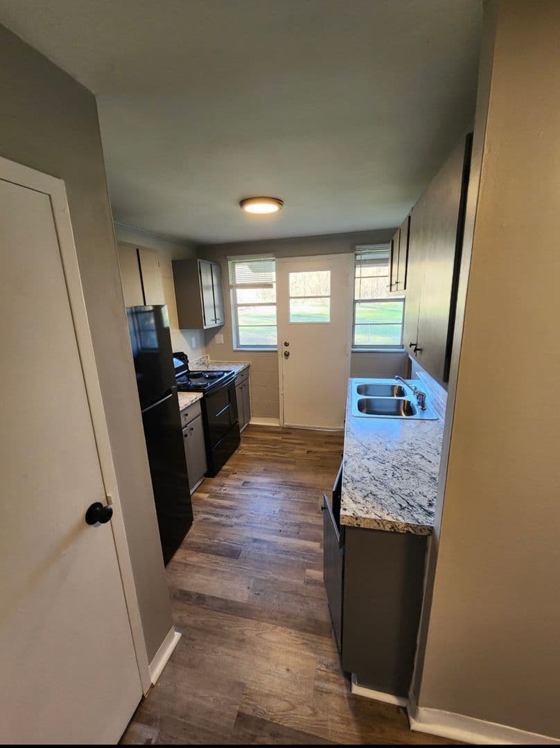 Rocky Top Apartment: 1139 Main Street