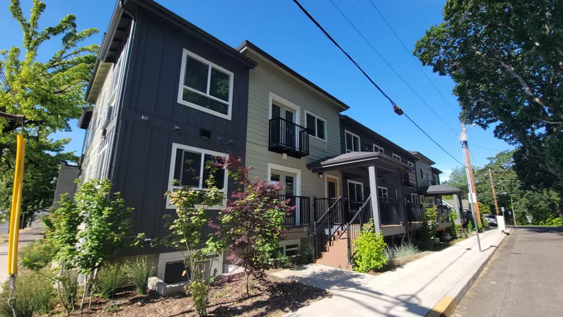 McMinnville Apartment: 110 SE Handley St.