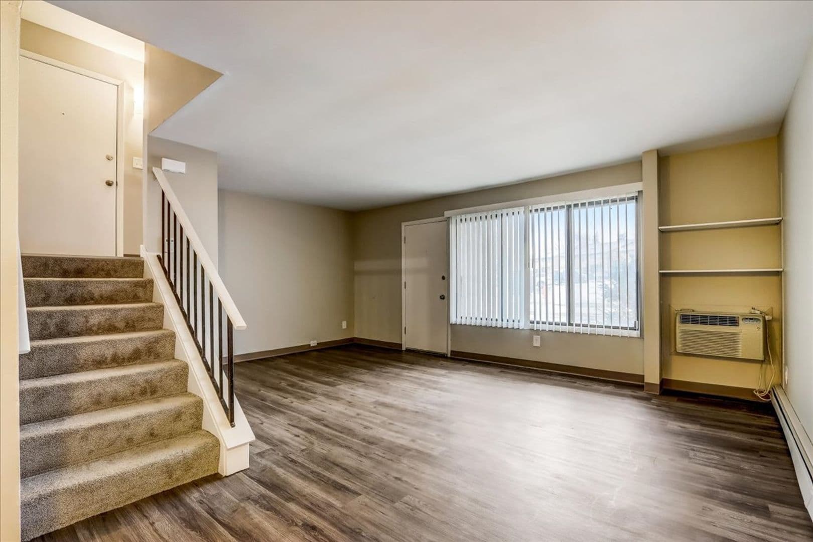 Milwaukee Apartment: 4602 S 20th Street #1