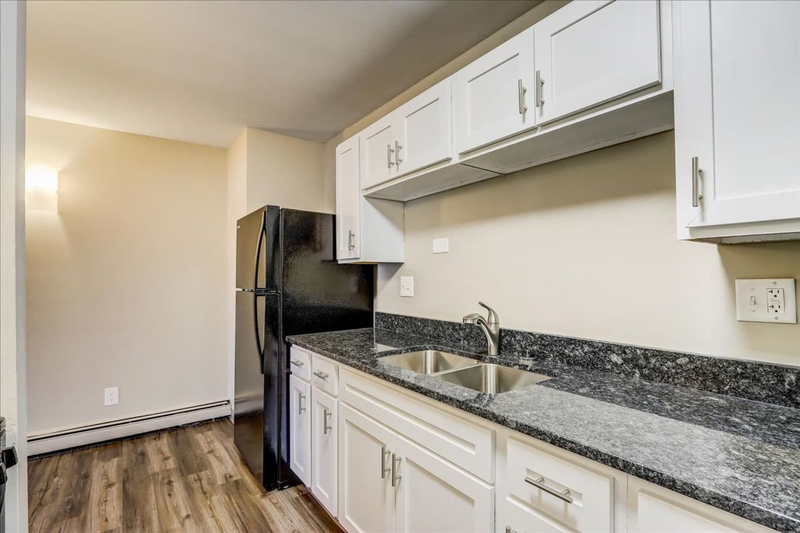 Milwaukee Apartment: 4602 S 20th Street #1