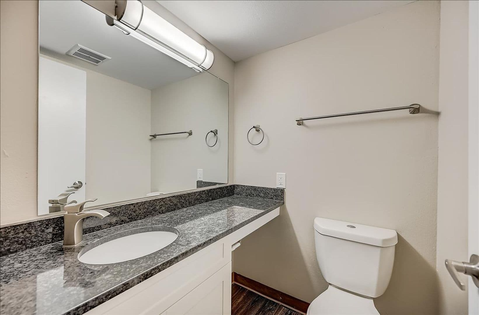 Milwaukee Apartment: 4602 S 20th Street #1