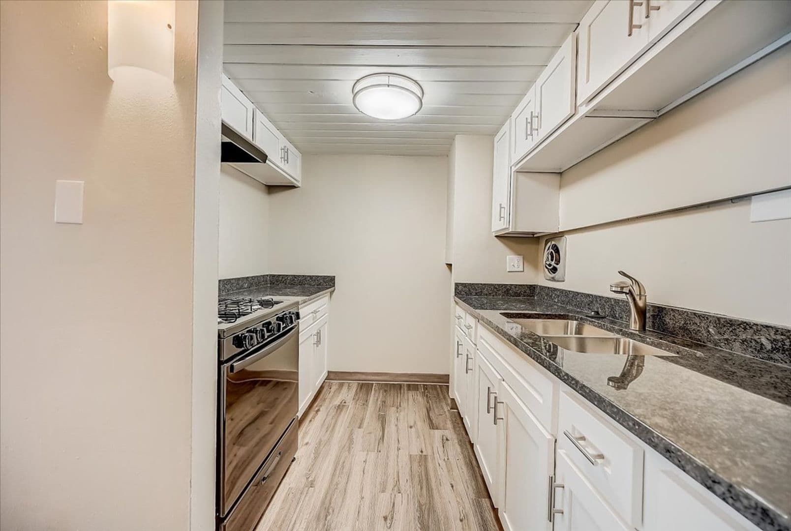 Milwaukee Apartment: 4602 S 20th Street #1