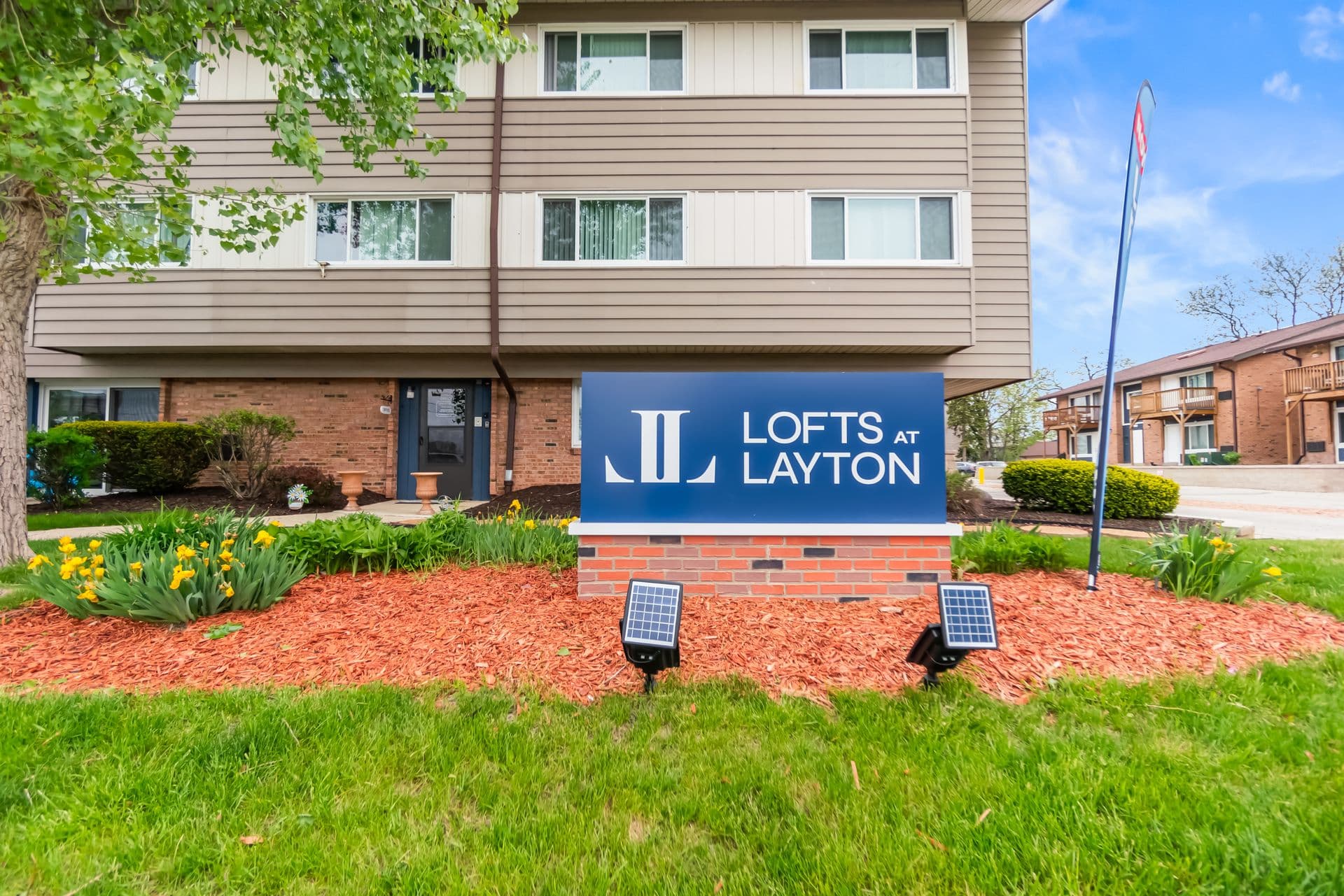 Milwaukee Apartment: 4602 S 20th Street #1