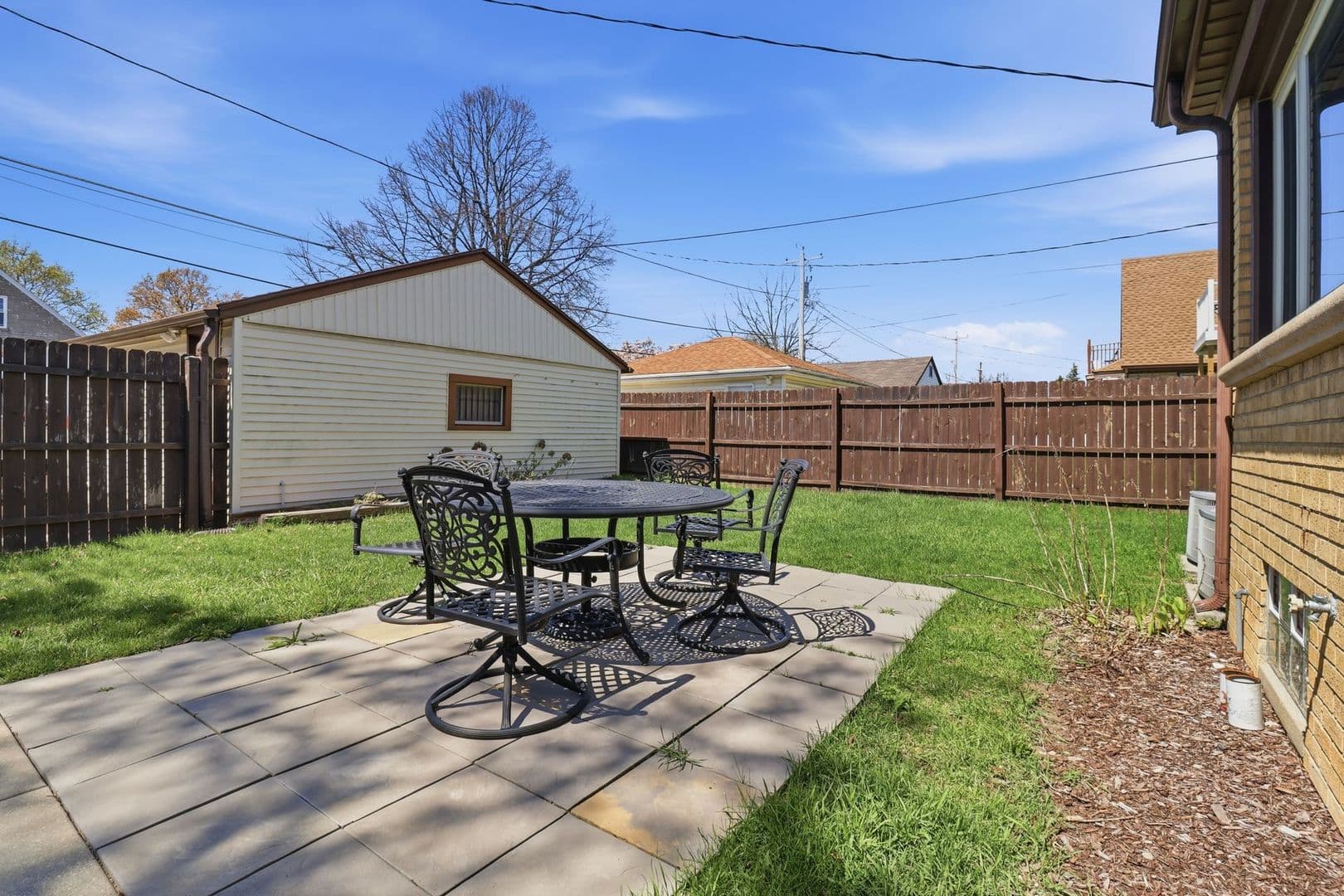 Milwaukee Apartment: S 39th St