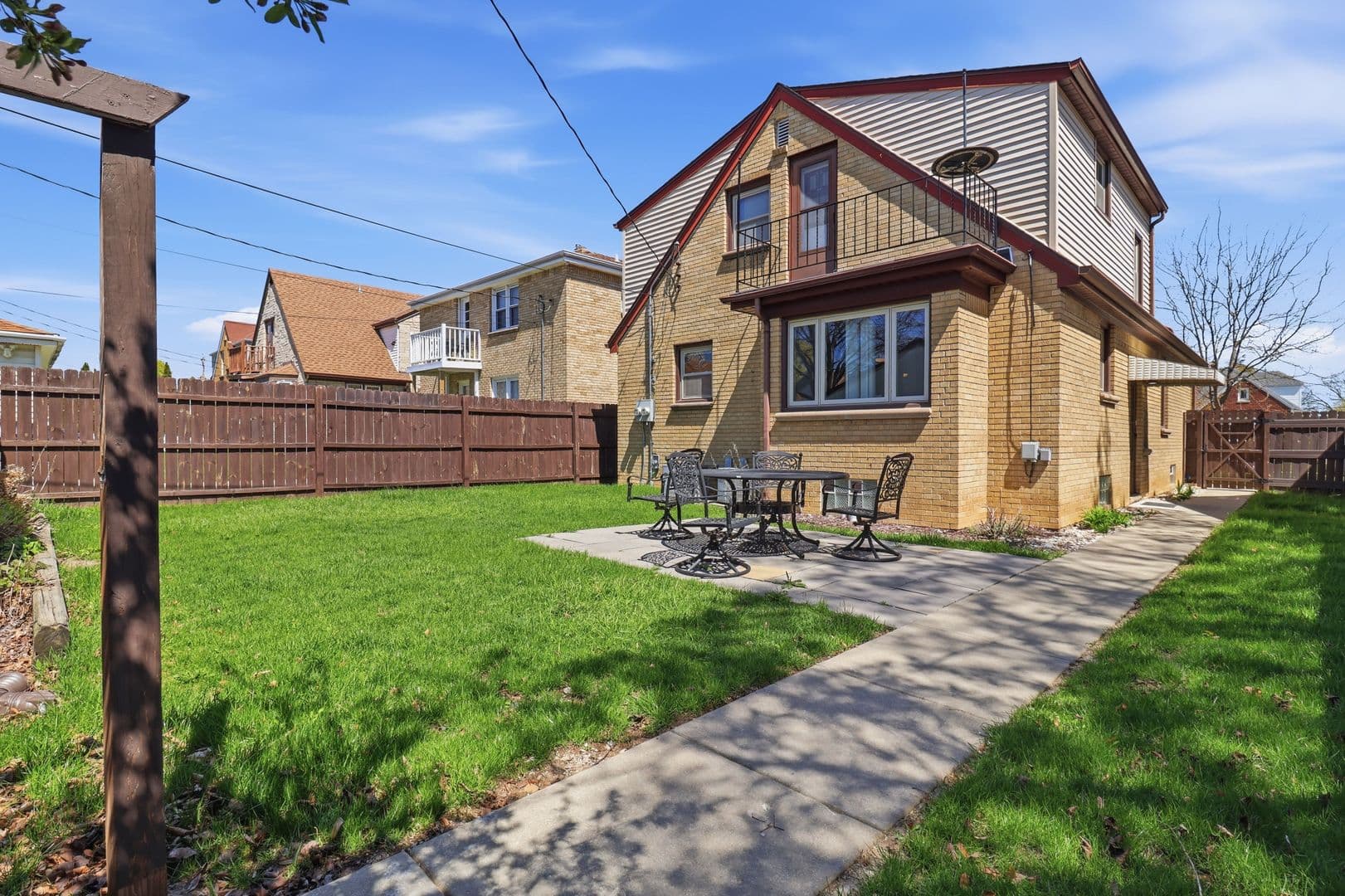 Milwaukee Apartment: S 39th St