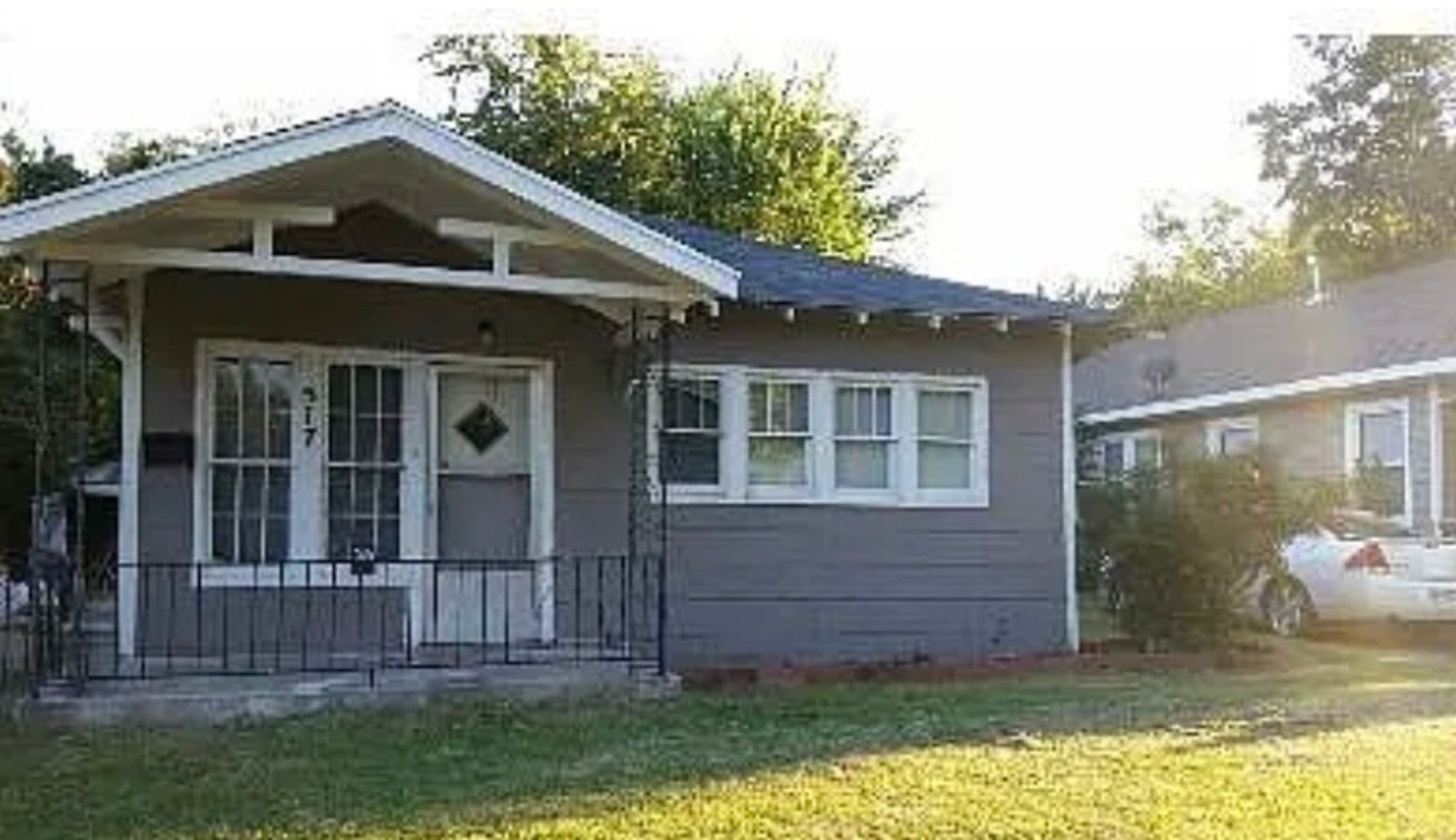 Shawnee House: 517 W. Wallace