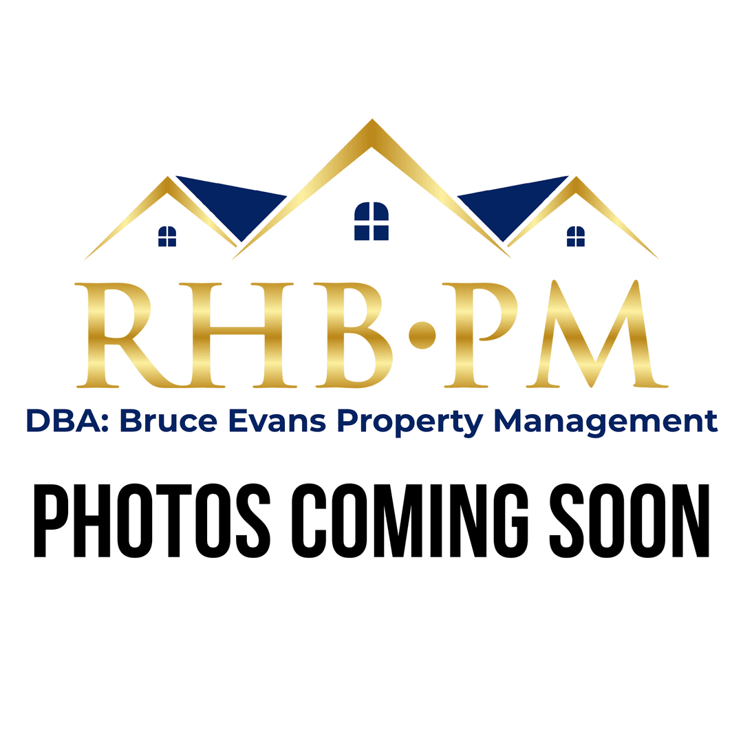 Visalia House: 3239 N Tilden