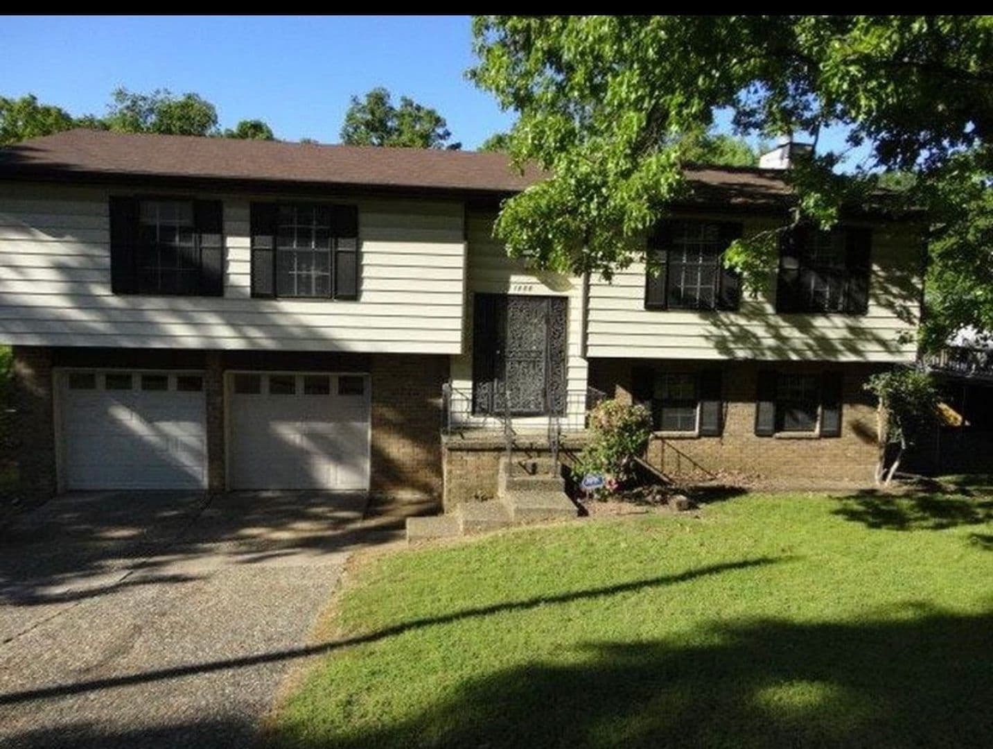 North Little Rock House: 1920 War Eagle Dr.