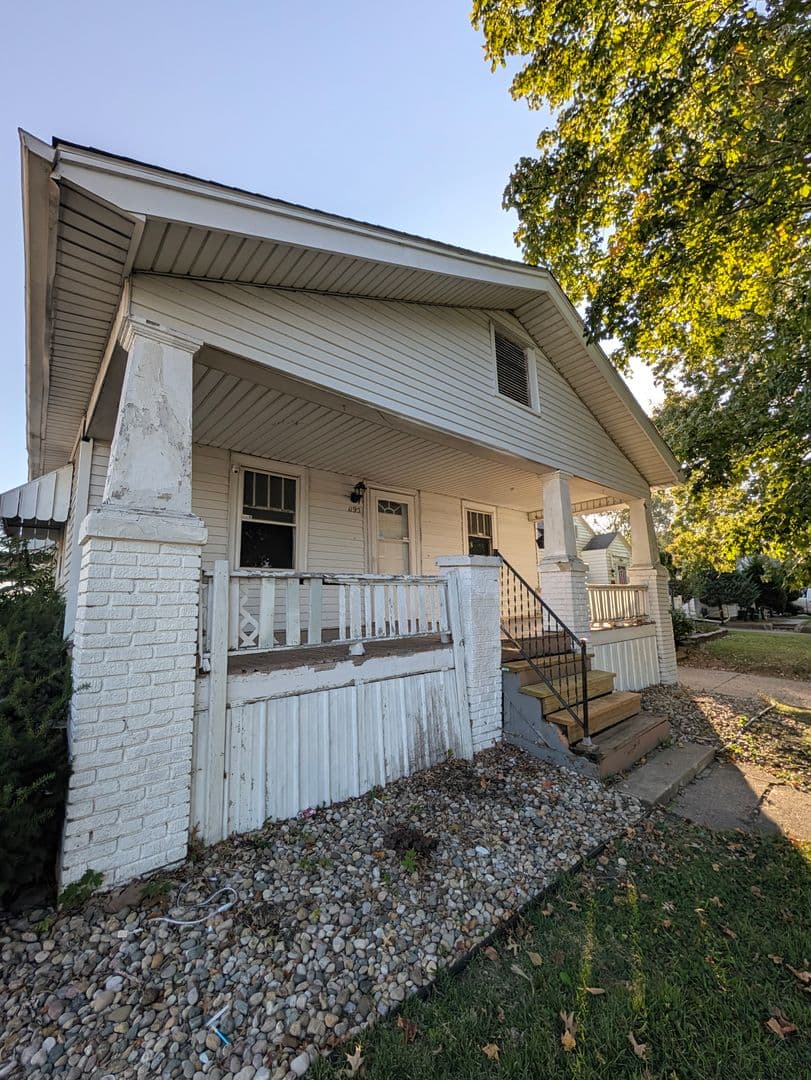 Decatur House: 1195 E Whitmer St