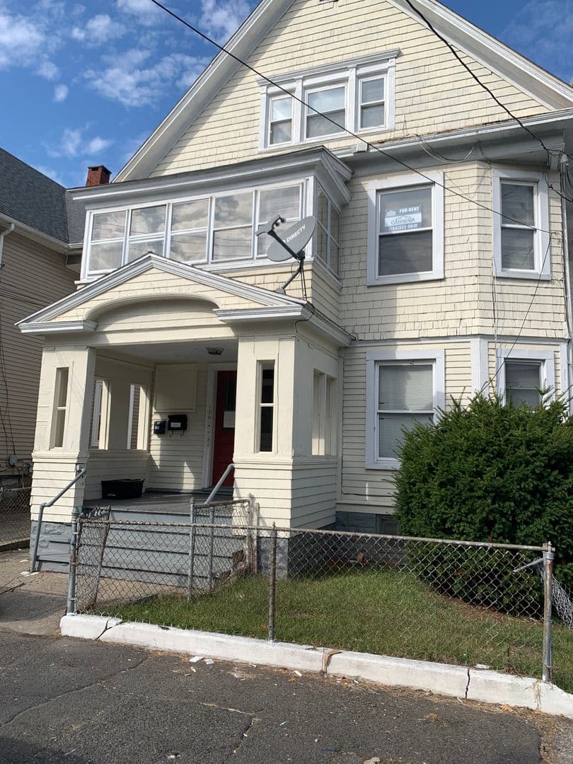Bridgeport Apartment: 184-186 Catherine St.