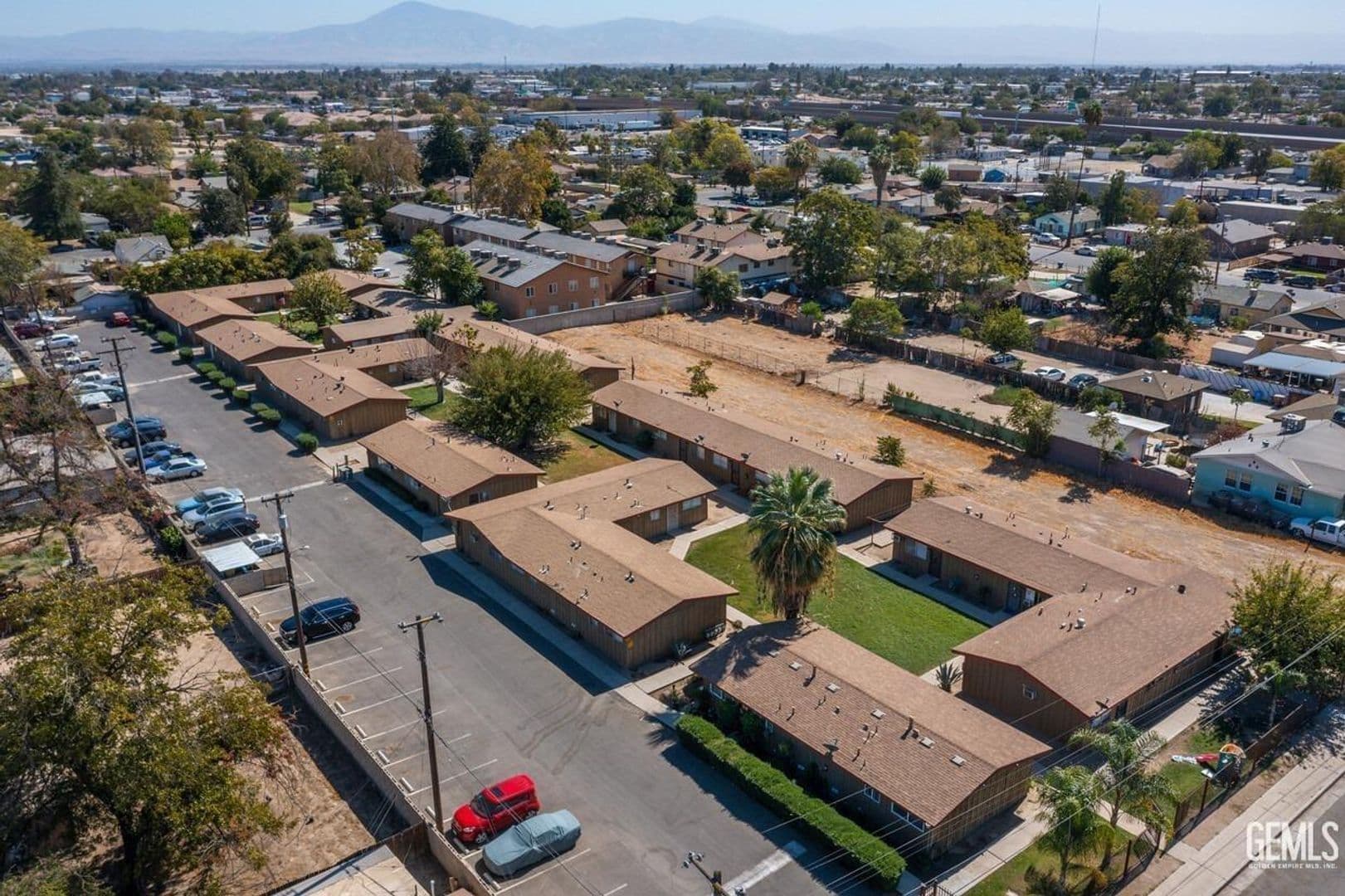 Bakersfield Apartment: 132 L Street