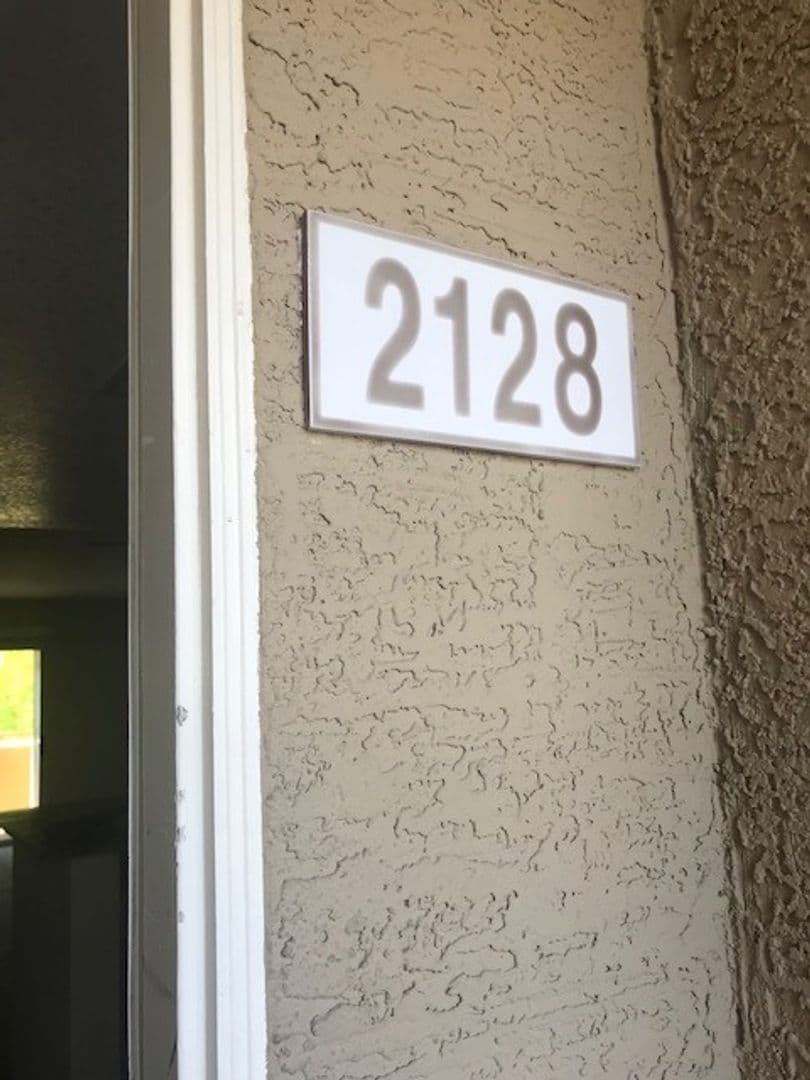 las vegas House: 8070 W. Russell Rd. #2128