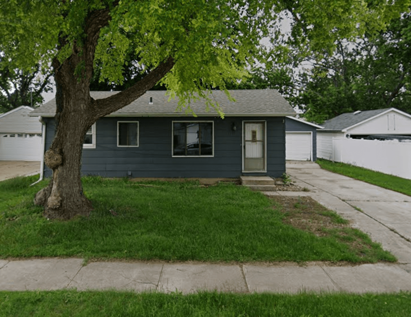 Sioux Falls House: 3709 S Glendale Ave