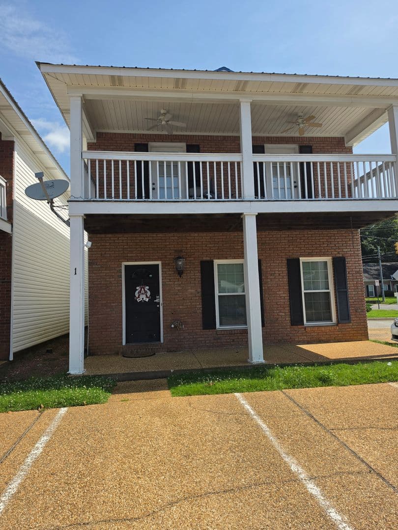 Tuscaloosa Townhome: 1 Brook Meadows