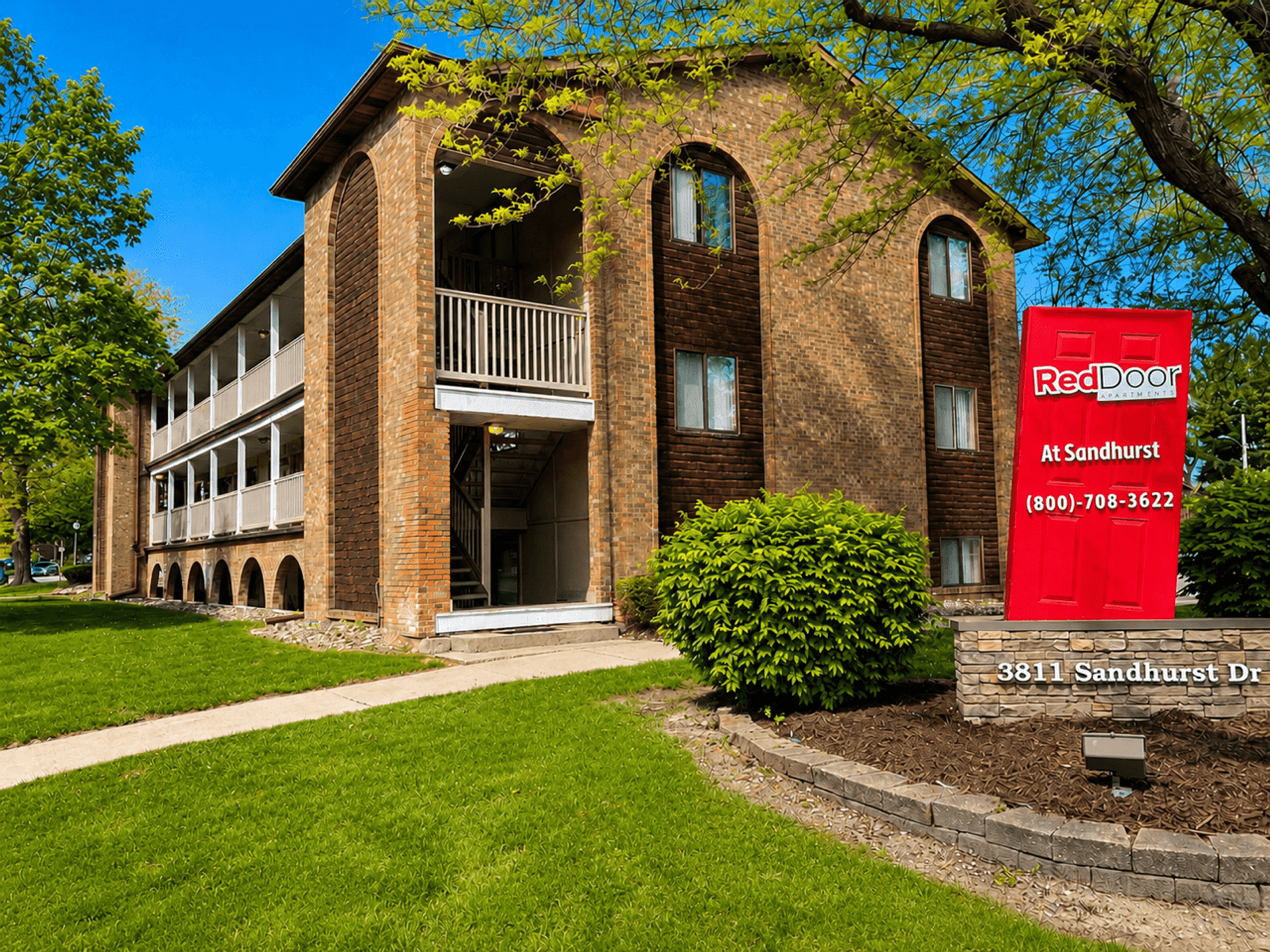 Lansing Apartment: 3811 Sandhurst Dr