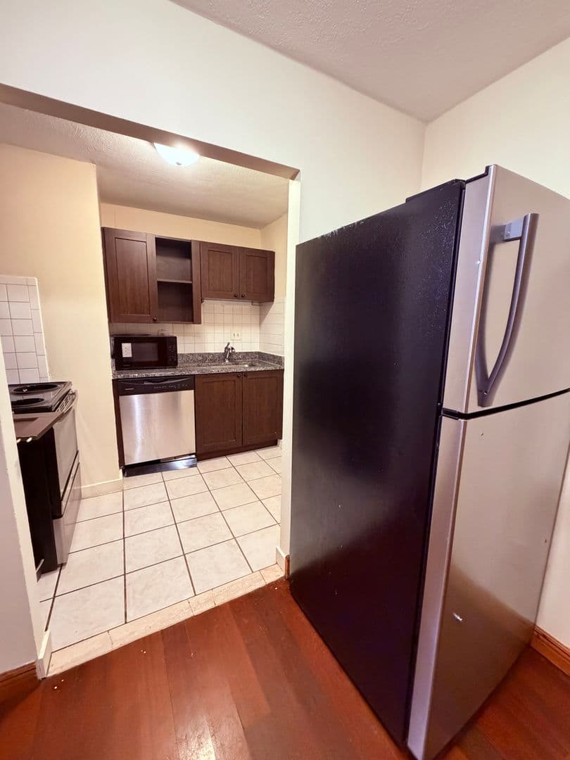 Chelsea Apartment: 70 Lafayette Ave
