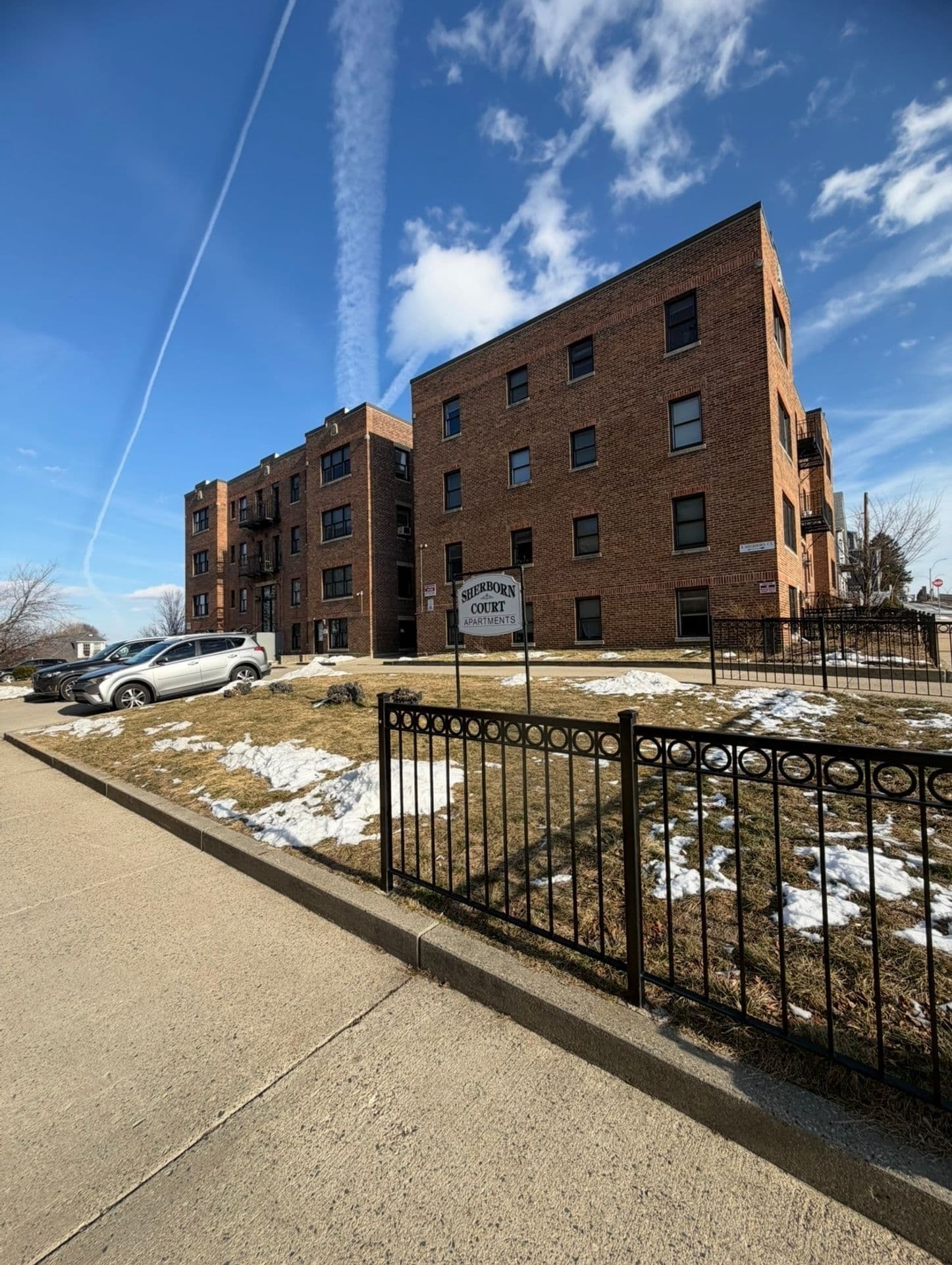 Medford Apartment: 4-7 Sherborn Court/463-475 Broadway