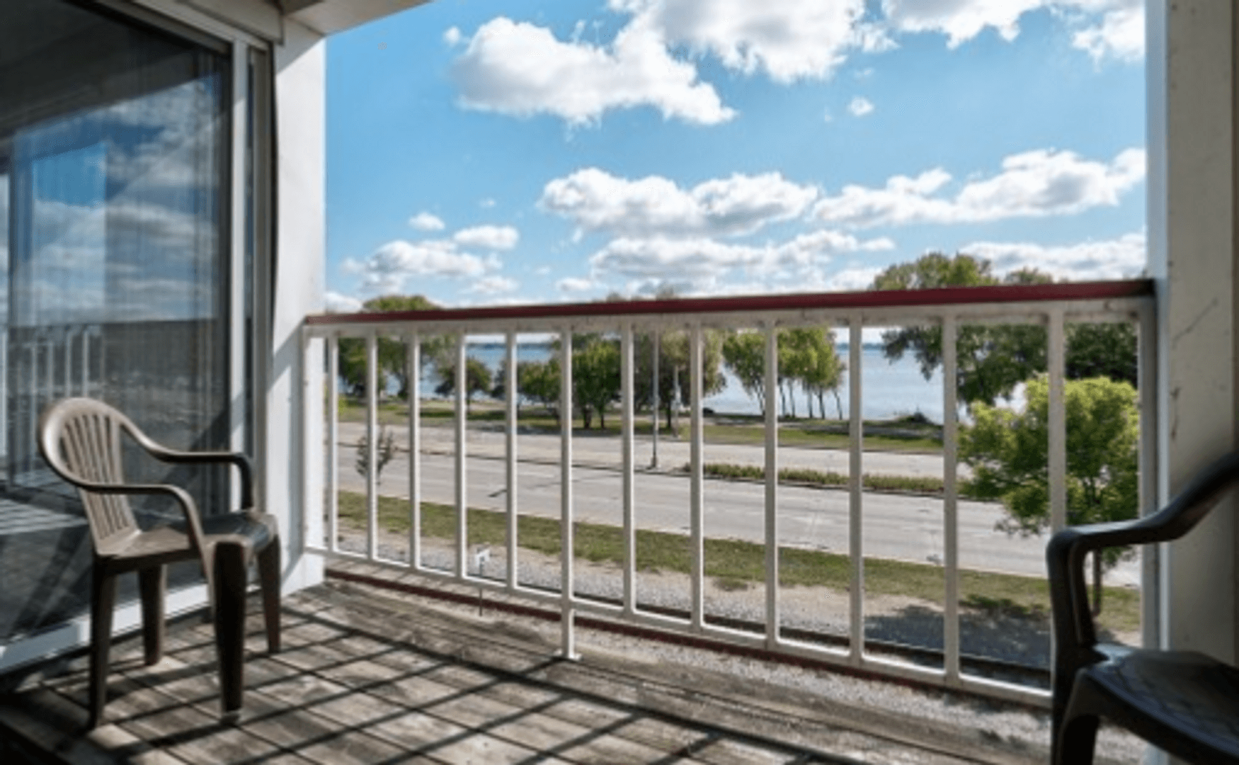 Madison Apartment: 325 S Hamilton