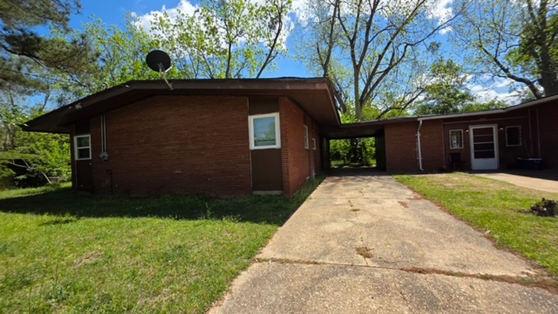 Albany House: 1908 Skylane