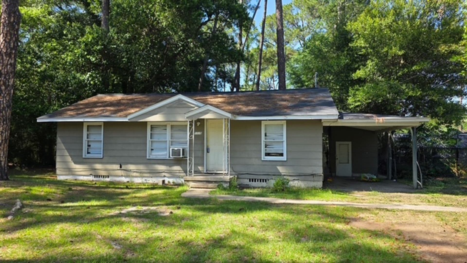 Albany House: 1115 Colquitt Ave