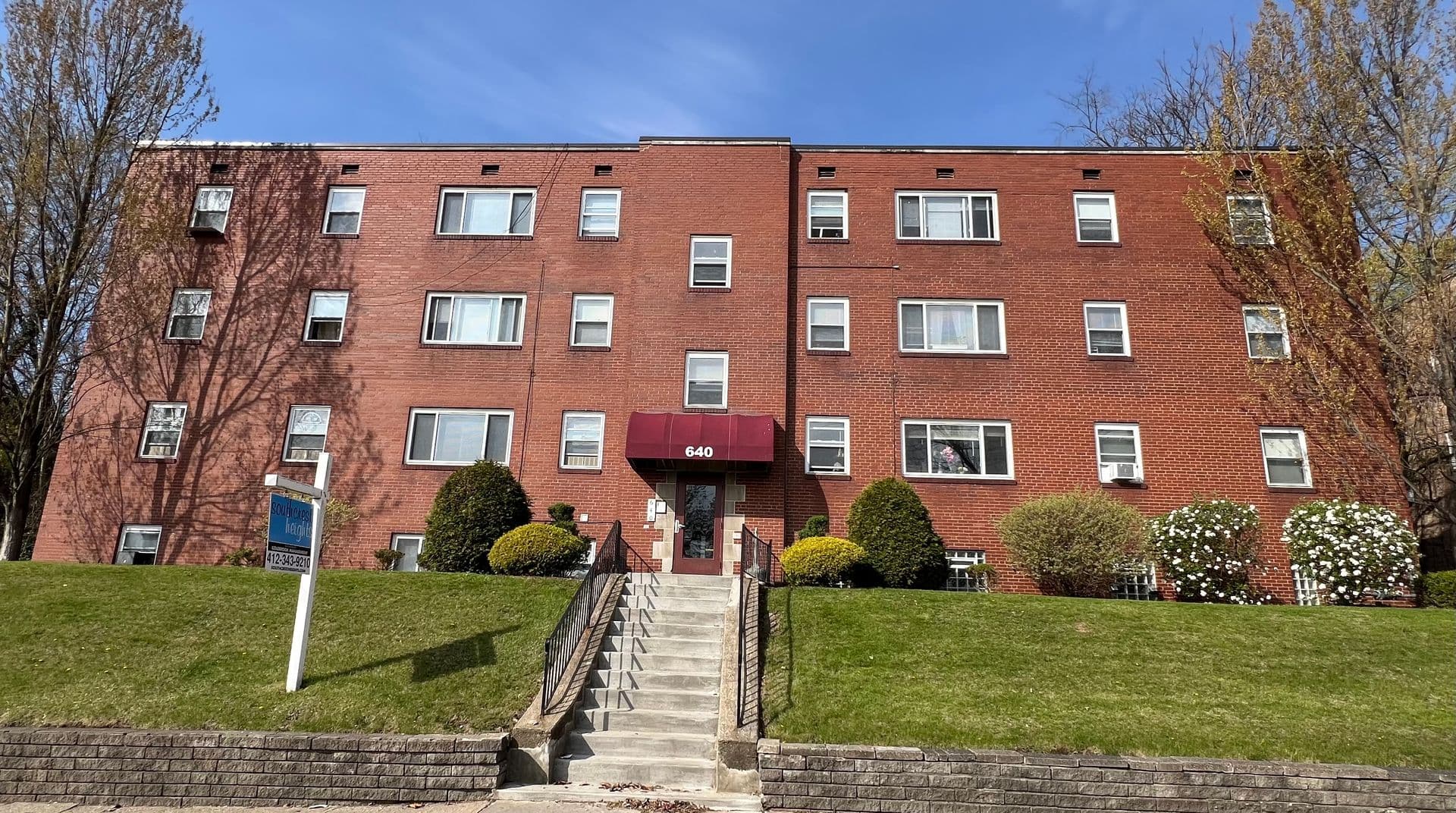 Pittsburgh Apartment: 640 Southcrest Drive