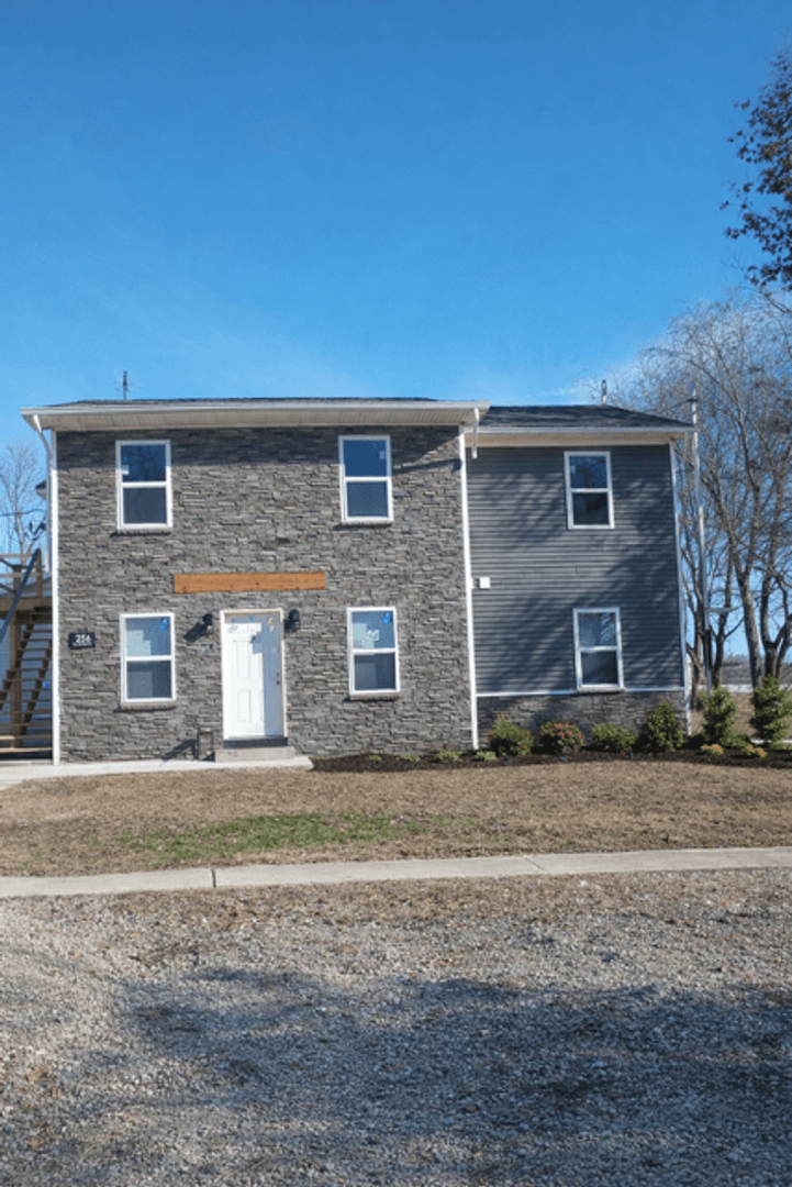 Waverly Apartment: 256 N. Brooks St.