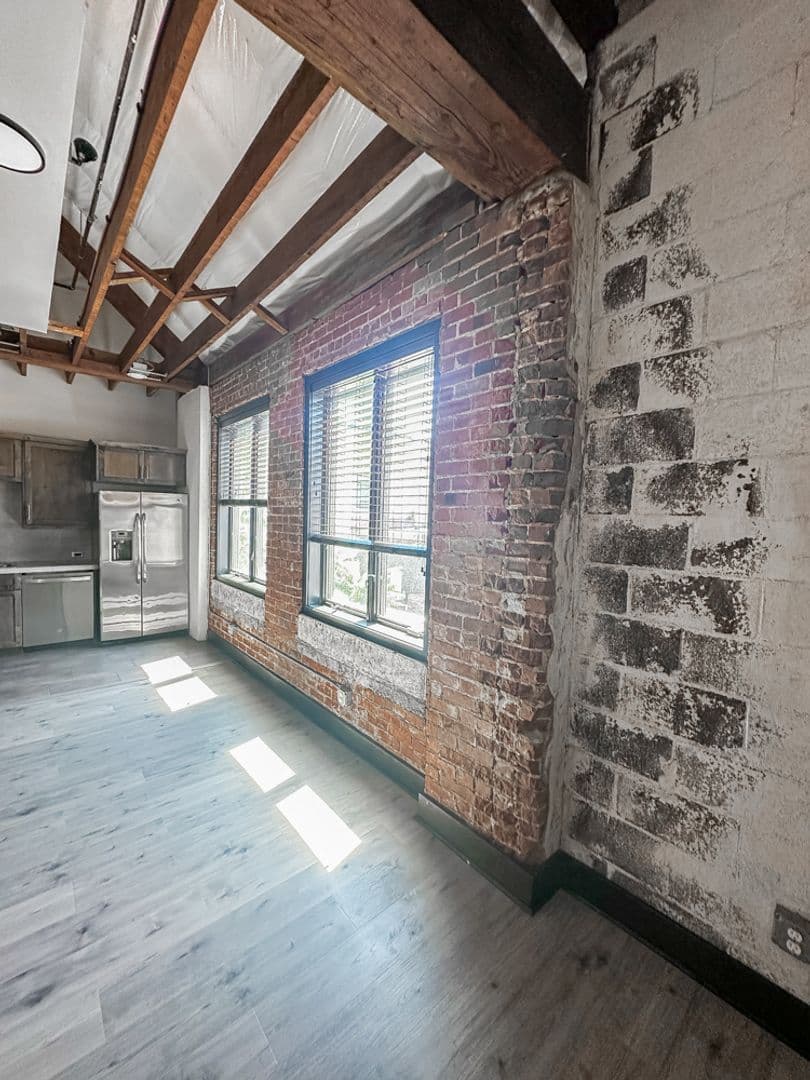 Salem Apartment: 241, 255, 249 Liberty ST NE