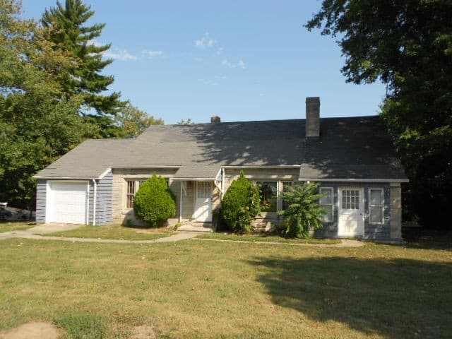Bloomington House: 326 West 17th Street