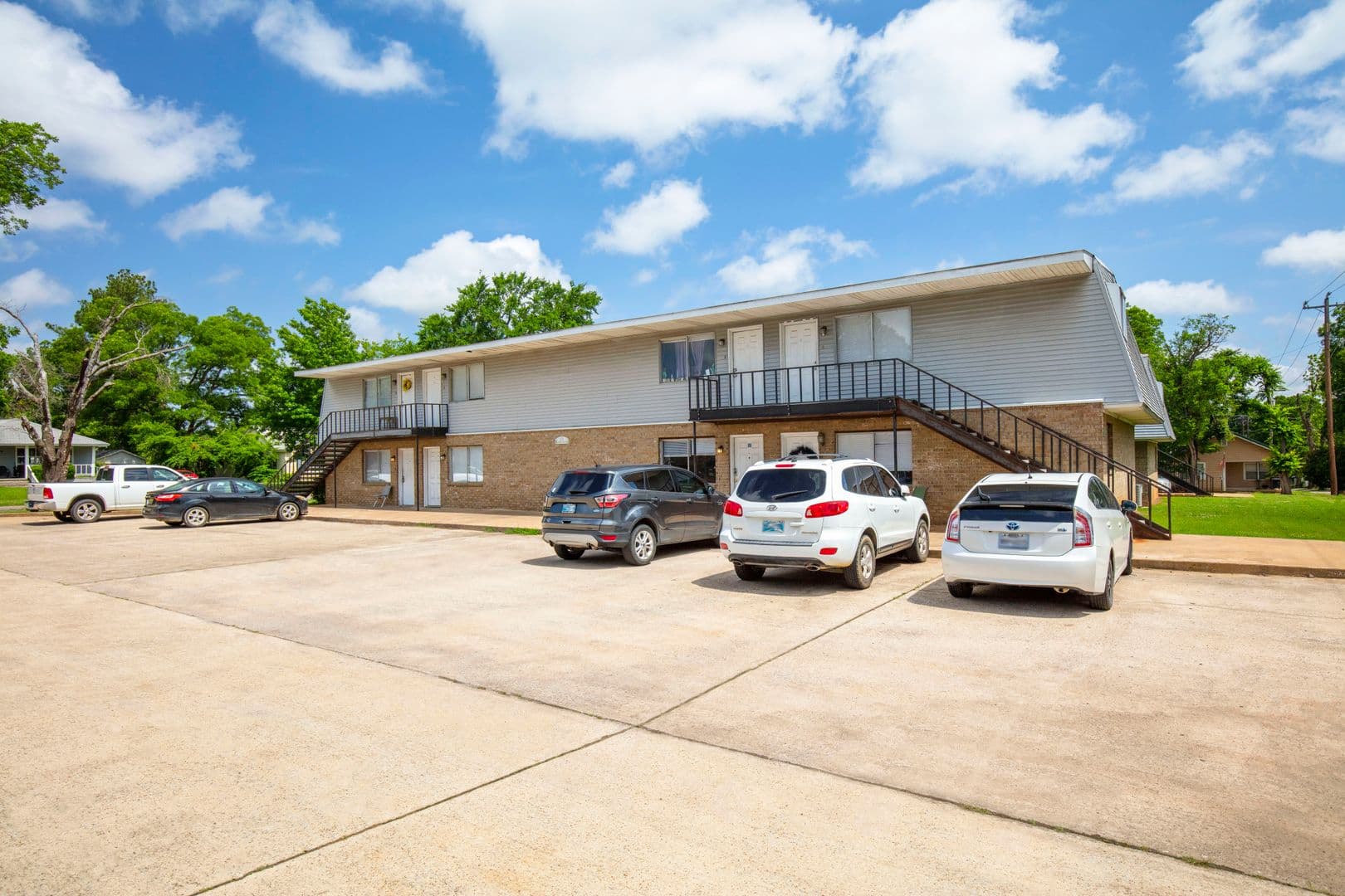 Durant Apartment: 700 N 3rd Avenue