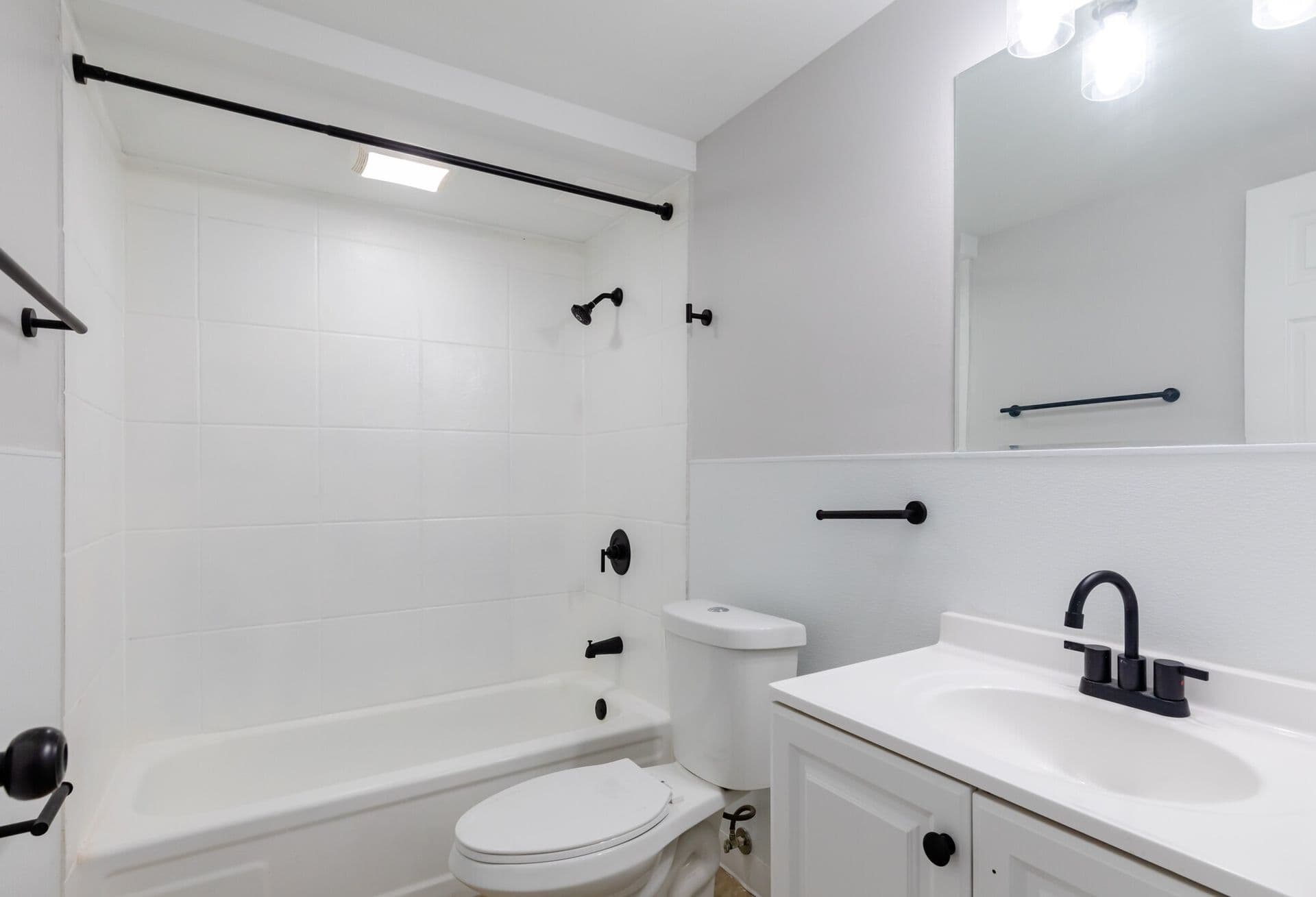 Montgomery Apartment: 800-834 Victoria Dr