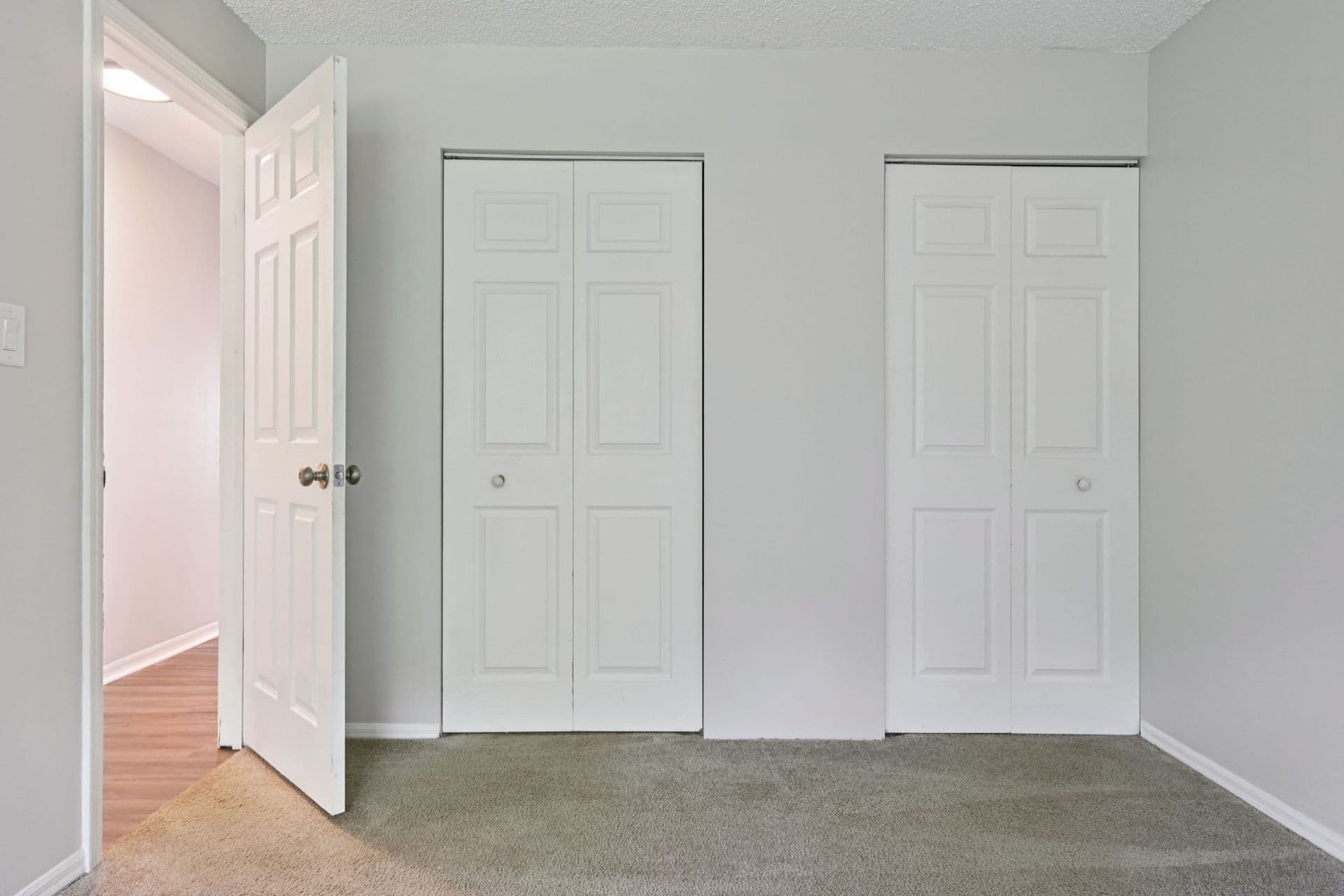 Montgomery Apartment: 800-834 Victoria Dr