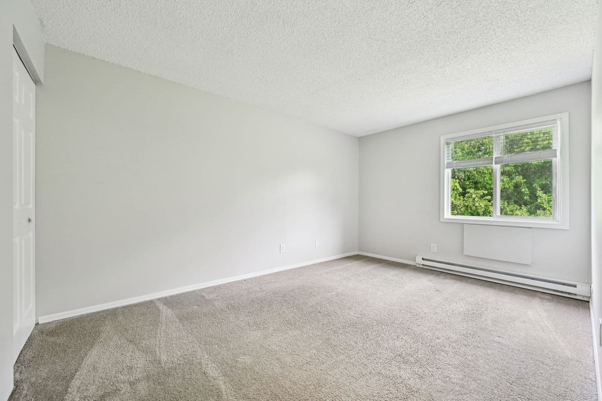 Montgomery Apartment: 800-834 Victoria Dr