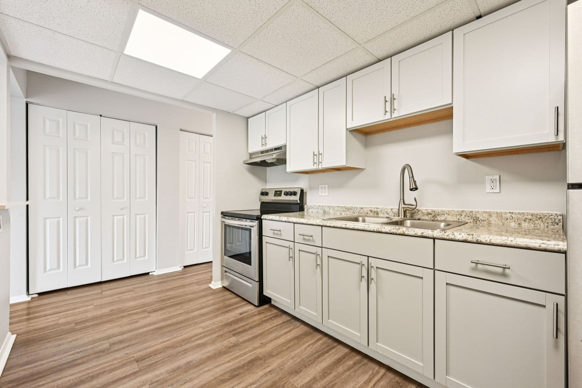 Montgomery Apartment: 800-834 Victoria Dr