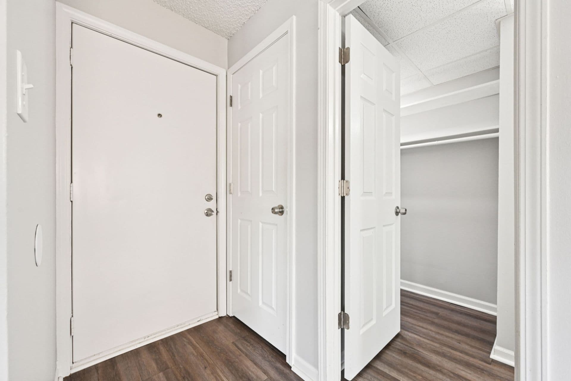 Montgomery Apartment: 800-834 Victoria Dr