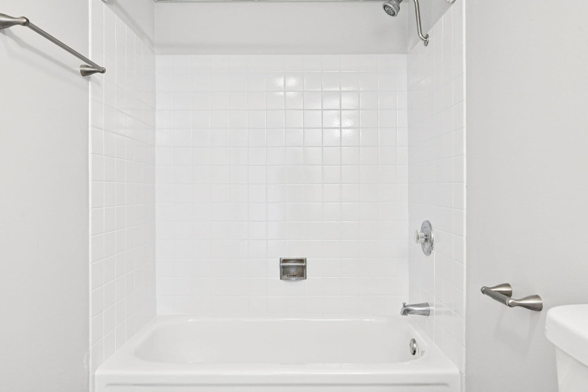 Montgomery Apartment: 800-834 Victoria Dr