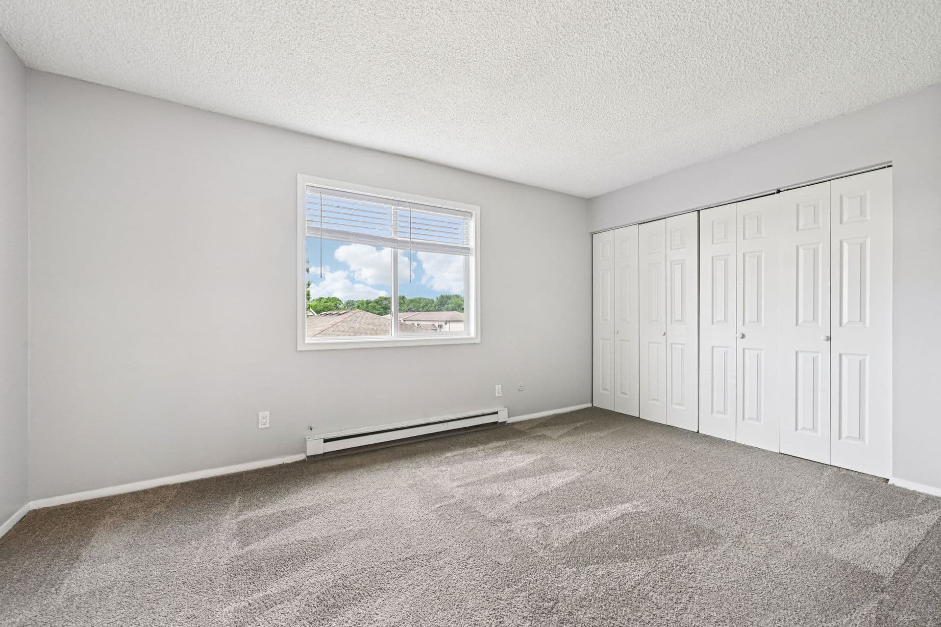Montgomery Apartment: 800-834 Victoria Dr