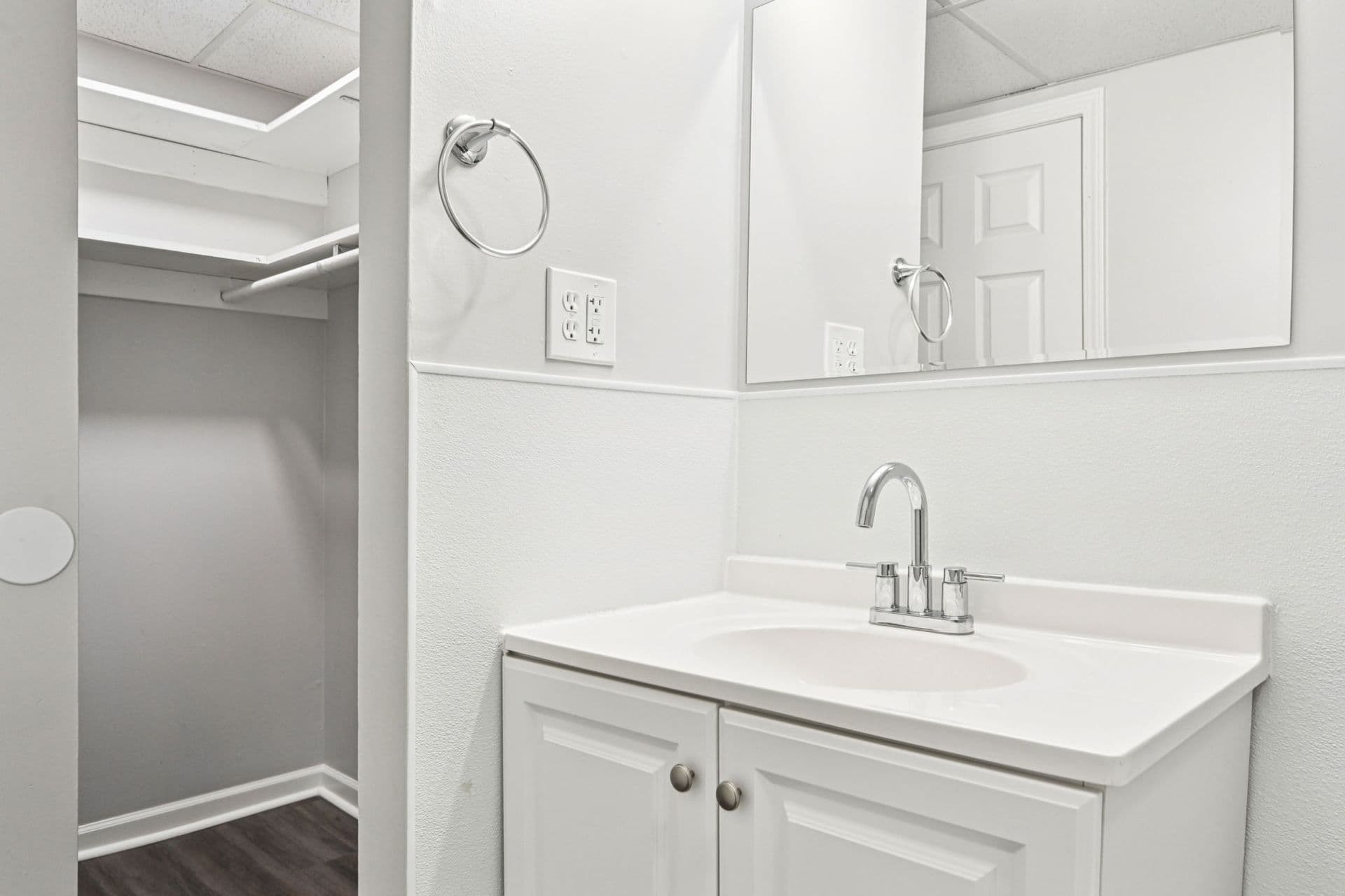 Montgomery Apartment: 800-834 Victoria Dr