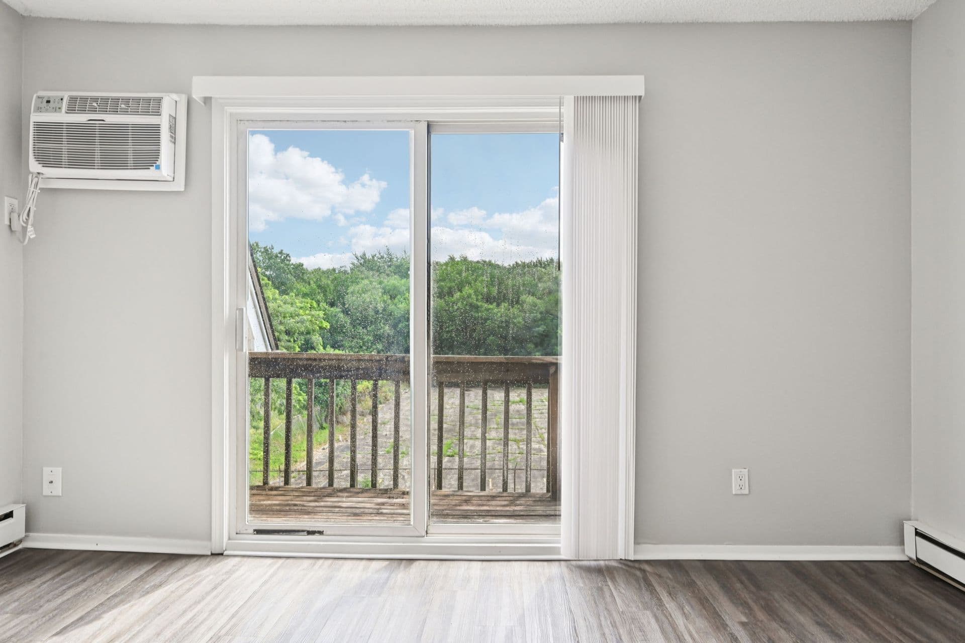 Montgomery Apartment: 800-834 Victoria Dr